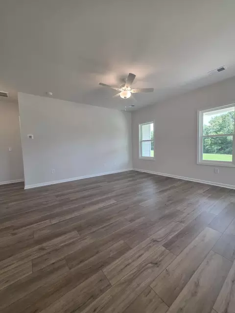 Living - 435 Dodger Ave, Chesnee, SC 29323 photo 2 of 3