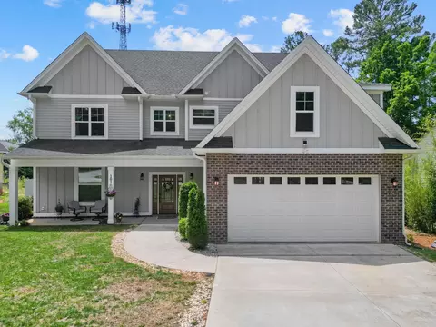 101 S Valley Ln, Greenville, SC 29611