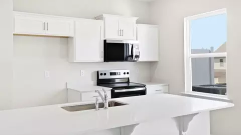 Kitchen - 816 Embark Cir, Greer, SC 29651 photo 2 of 5