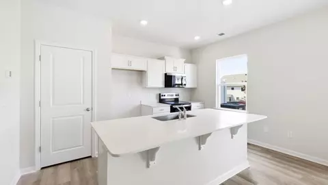 Kitchen - 816 Embark Cir, Greer, SC 29651 photo 1 of 5