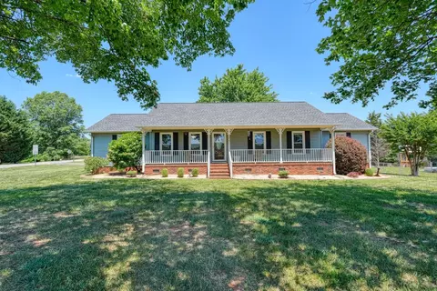 241 Mason Dr, Inman, SC 29349