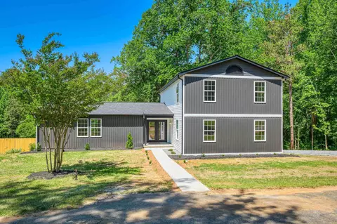 204 Carson Dr, Cowpens, SC 29330