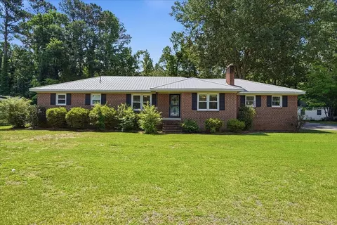 208 Skyland Dr, Clinton, SC 29325