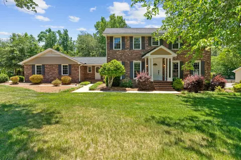 906 Plantation Dr, Simpsonville, SC 29681