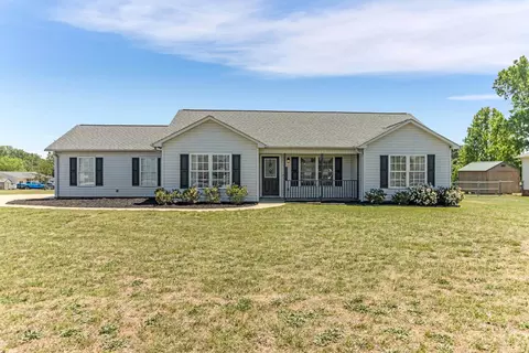 1105 Robbs School Rd, Gaffney, SC 29341