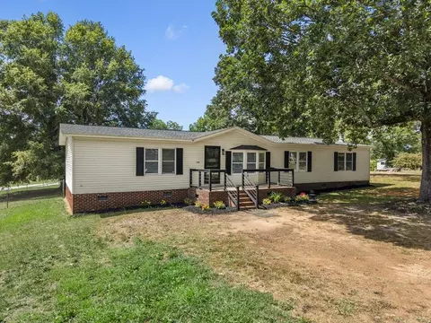 139 Blue Ridge Rd, Campobello, SC 29322