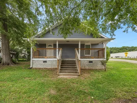 207 Poole St, Woodruff, SC 29388