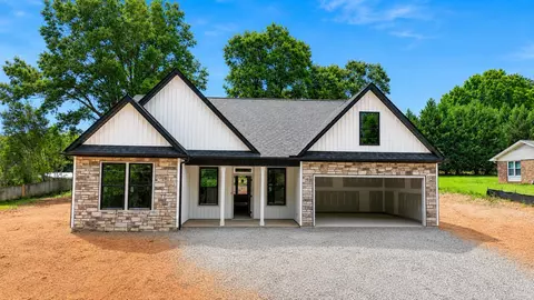 333 Peach Valley Dr, Spartanburg, SC 29303