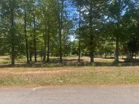140 Highland Hills Dr, Campobello, SC 29322