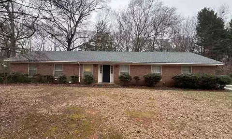 2041 Pineview Dr, Spartanburg, SC 29307