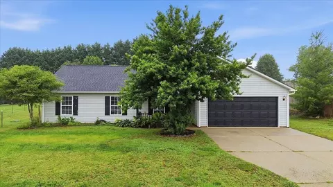 108 Blackbird Ln, Greenville, SC 29611