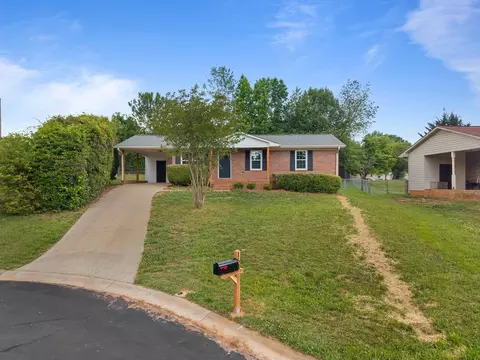 154 Glassy Dr, Inman, SC 29349
