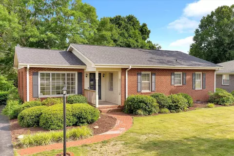 206 Hillside Dr, Greer, SC 29651