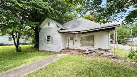 100 Lipscomb St, Gaffney, SC 29340