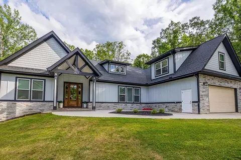 425 Cross Vine Way, Campobello, SC 29322