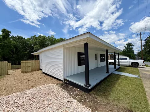 Exterior - 358 E Floyd Baker Blvd, Gaffney, SC 29340 photo 2 of 4