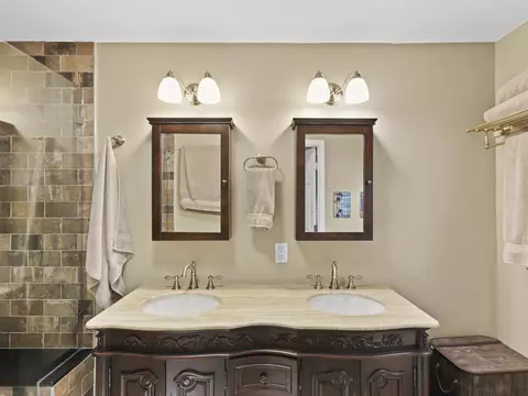 Bath - 201 Crestview Dr, Gaffney, SC 29340 photo 3 of 5