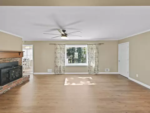 Living - 201 Crestview Dr, Gaffney, SC 29340 photo 1 of 4