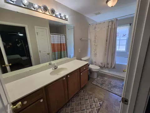 Bath - 1189 Waxwing Dr, Florence, SC 29505 photo 1 of 2