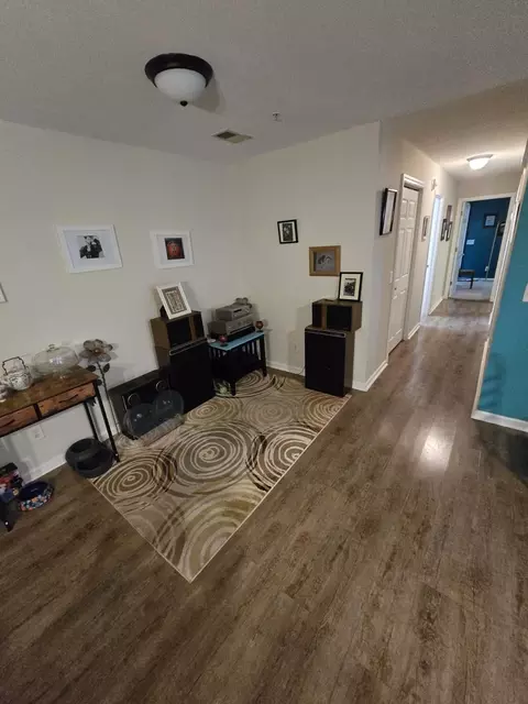Entry Way - 1189 Waxwing Dr, Florence, SC 29505 photo 4 of 4