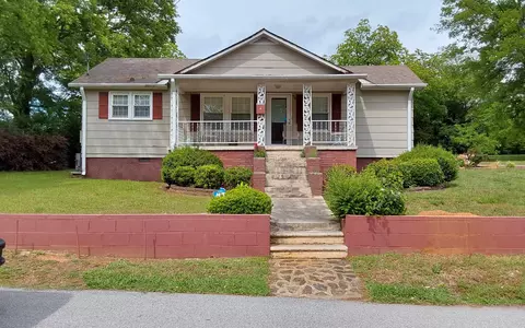 216 W Claremont St, Gaffney, SC 29341