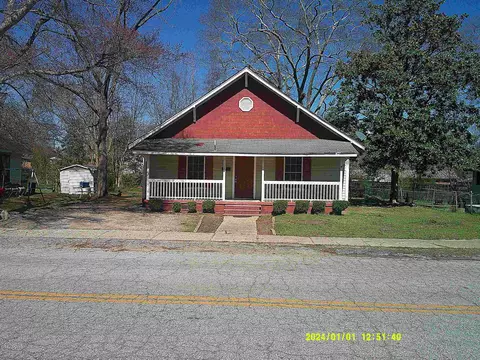 579 Buncombe St, Woodruff, SC 29388