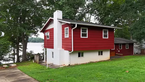 274 Edgewater Rd, Inman, SC 29349