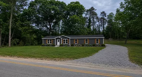 438 Berry Shoals Rd, Duncan, SC 29334