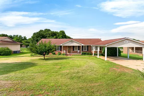 208 Coach Hill Dr, Gaffney, SC 29341