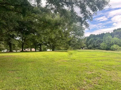 700 E Victor Hill Rd, Duncan, SC 29334