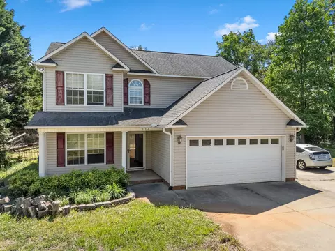 532 Tut Ct, Woodruff, SC 29388