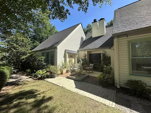 221 Saratoga Dr, Greer, SC 29650