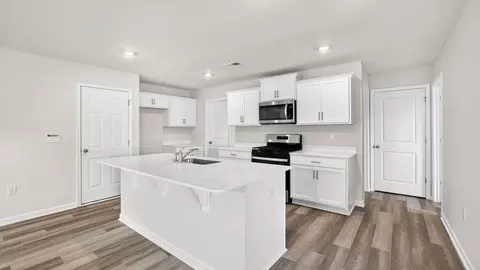 Kitchen - 127 Lazzon Rd, Moore, SC 29369 photo 1 of 6