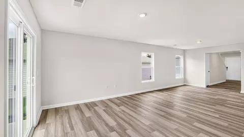 Living - 127 Lazzon Rd, Moore, SC 29369 photo 4 of 4