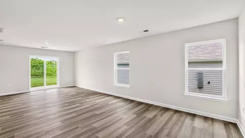 Living - 127 Lazzon Rd, Moore, SC 29369 photo 1 of 4