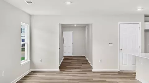Entry Way - 127 Lazzon Rd, Moore, SC 29369 photo 3 of 6