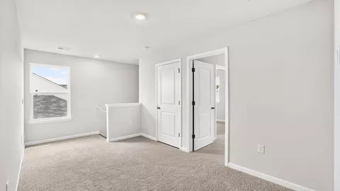 Entry Way - 127 Lazzon Rd, Moore, SC 29369 photo 4 of 6