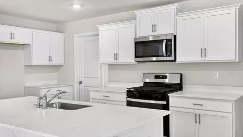 Kitchen - 127 Lazzon Rd, Moore, SC 29369 photo 2 of 6
