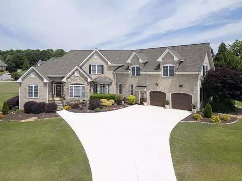 38 Shore Vista Ln, Greer, SC 29651