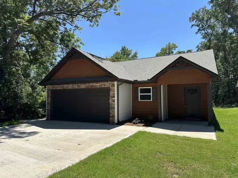 562 S Main St, Woodruff, SC 29388