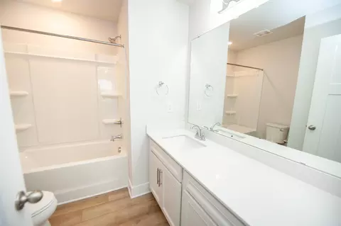 Bath - 1536 Rivermeade Dr, Moore, SC 29369 photo 4 of 5