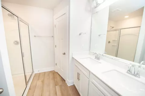 Bath - 1536 Rivermeade Dr, Moore, SC 29369 photo 2 of 5