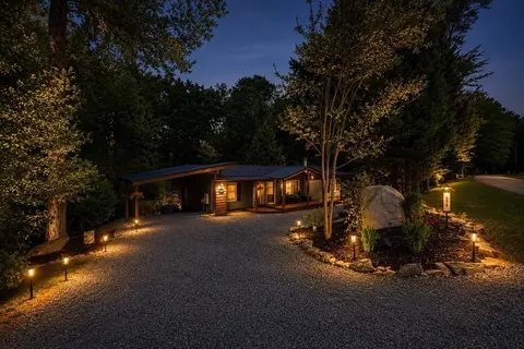 576 Narrow Cir, Inman, SC 29349