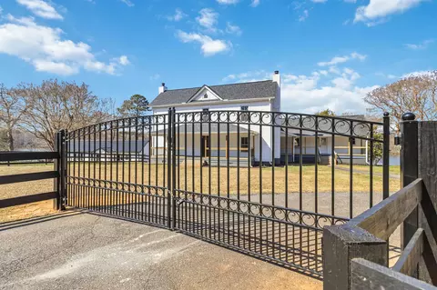 410 Berry Shoals Rd, Duncan, SC 29334