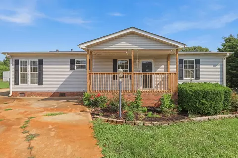 221 Kylene Ct, Boiling Springs, SC 29316