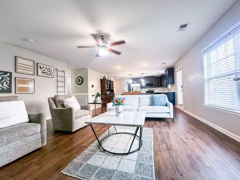 Living - 416 Saddleback Trl, Duncan, SC 29334 photo 1 of 1