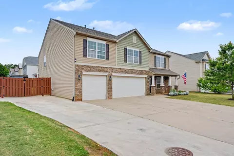 Exterior - 416 Saddleback Trl, Duncan, SC 29334 photo 5 of 6