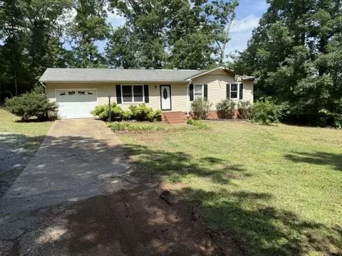 166 Foxfire Dr, Gaffney, SC 29340