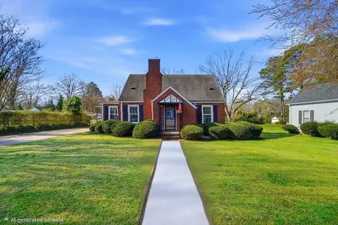 Exterior - 208 E Fairview Ave, Gafffney, SC 29341 photo 2 of 8