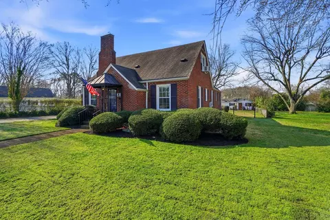Exterior - 208 E Fairview Ave, Gafffney, SC 29341 photo 3 of 8